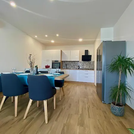 - Two Bedroom With Terrace Apartament *