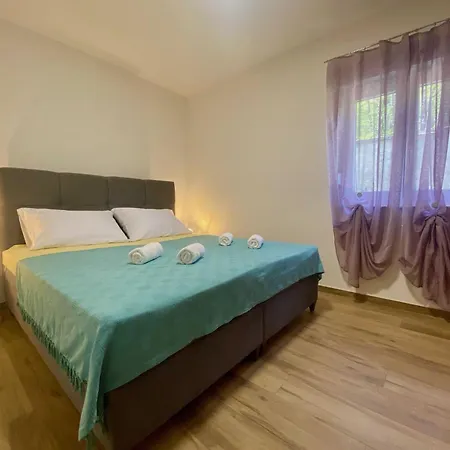 - Two Bedroom With Terrace * Кастав
