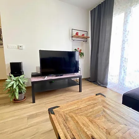 - Two Bedroom With Terrace Апартаменты
